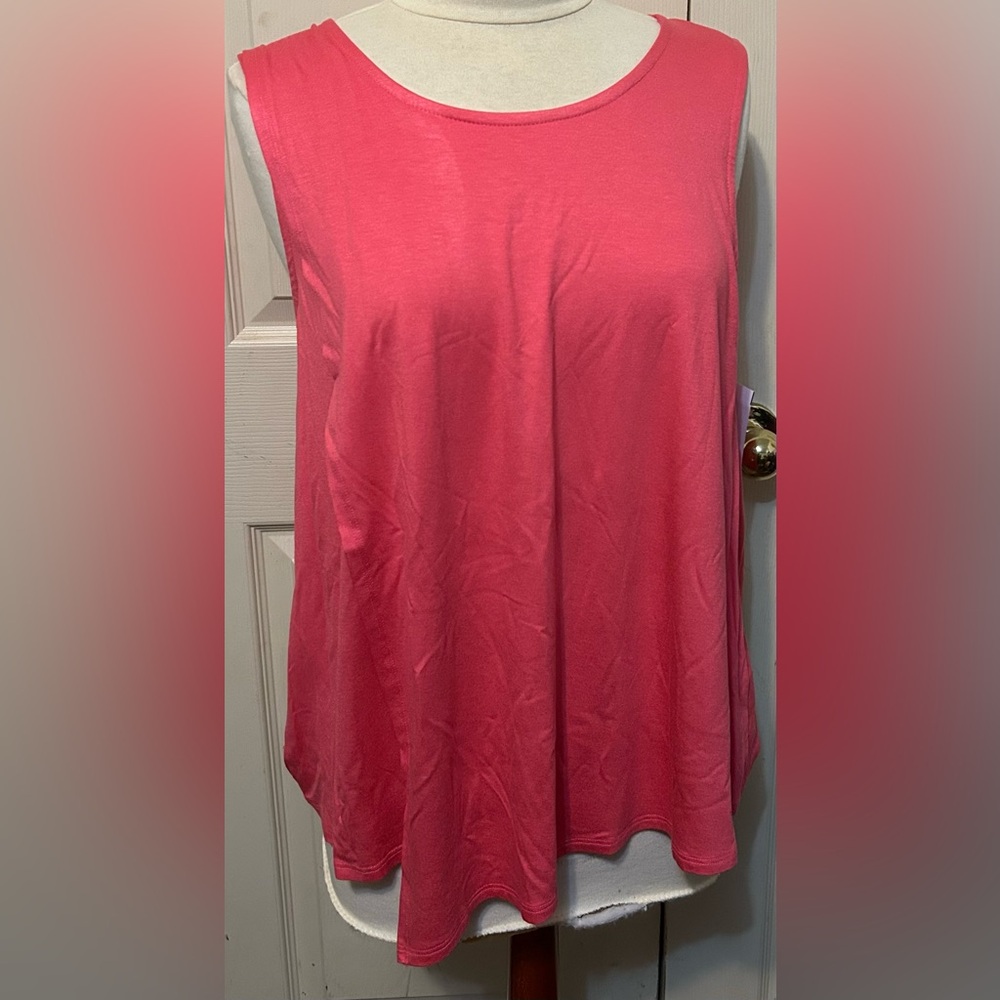 Nally & Millie Vibrant Sleeveless Top size large